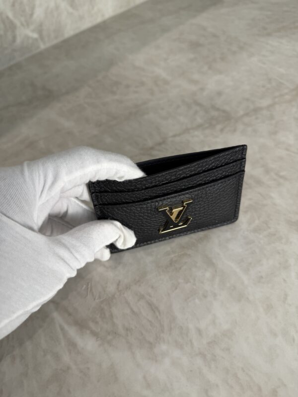 Louis Vuitton Taurillon Capucines Card Holder Black