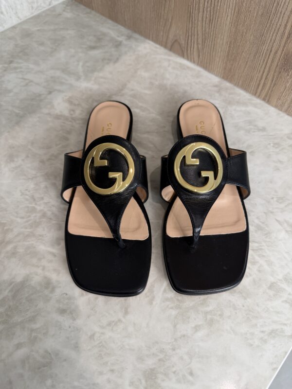 Gucci Blondie Thong Sandals Black 36