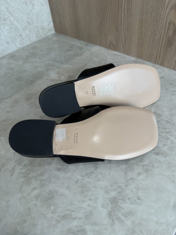 Gucci Blondie Thong Sandals Black 36