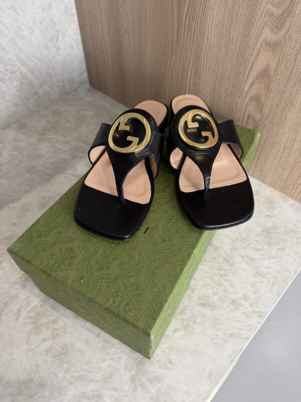 Gucci Blondie Thong Sandals Black 36