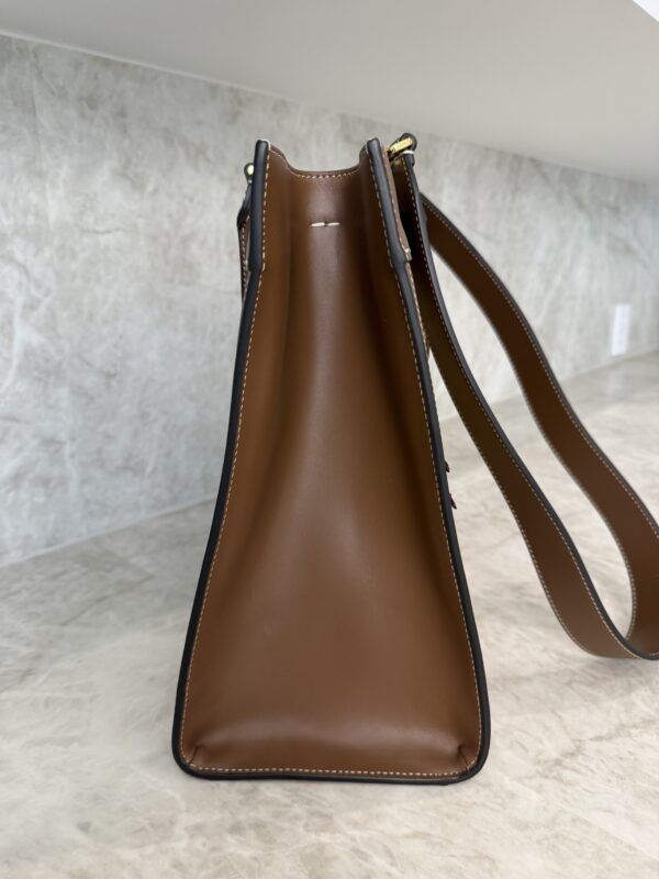 Fendi Paglia Pequin Vitello King Woven Medium Fendi Sunshine Shopper Tote Naturale Gianduia