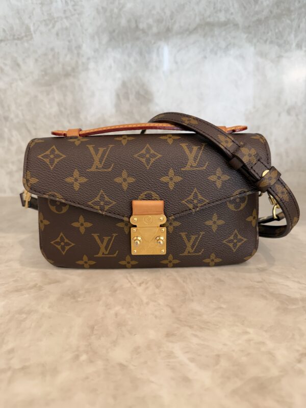 Louis Vuitton Monogram Pochette Métis East West