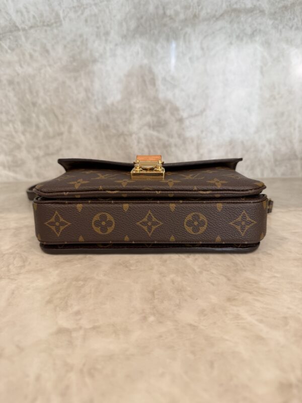 Louis Vuitton Monogram Pochette Métis East West
