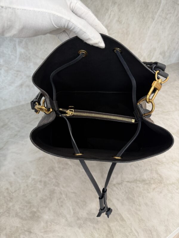Louis Vuitton Monogram Neonoe MM Noir