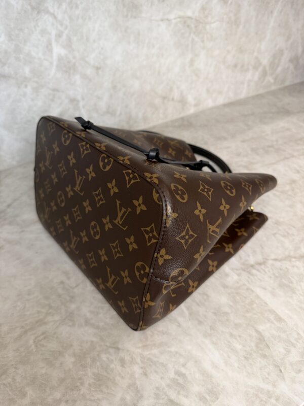Louis Vuitton Monogram Neonoe MM Noir