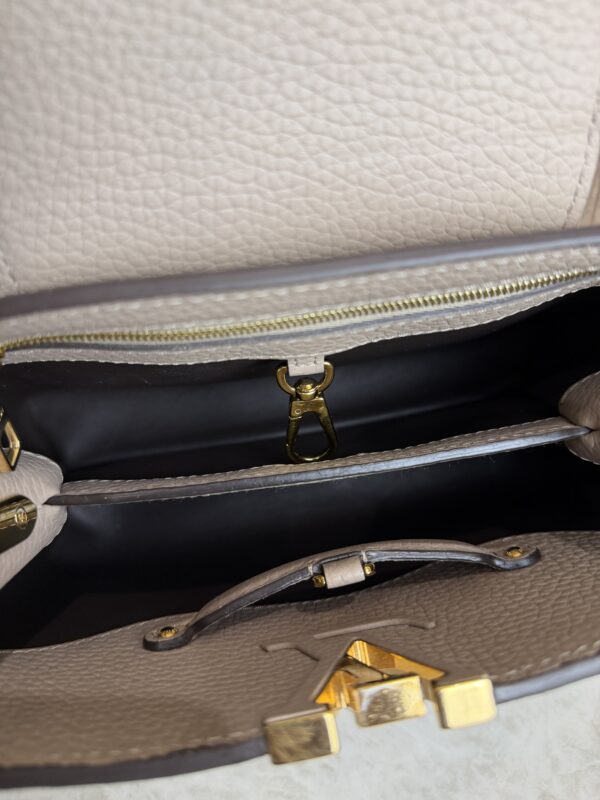 Louis Vuitton Taurillon Capucines BB Galet